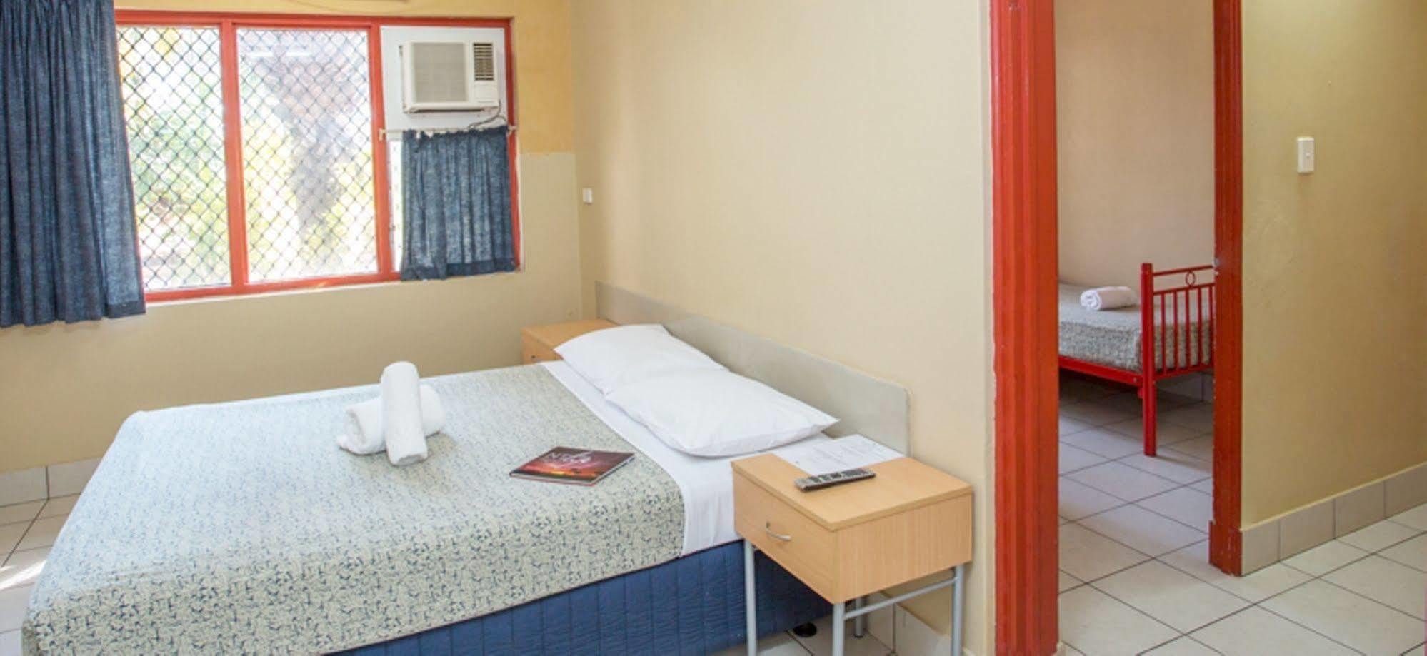דארווין Hiway Inn Motel מראה חיצוני תמונה