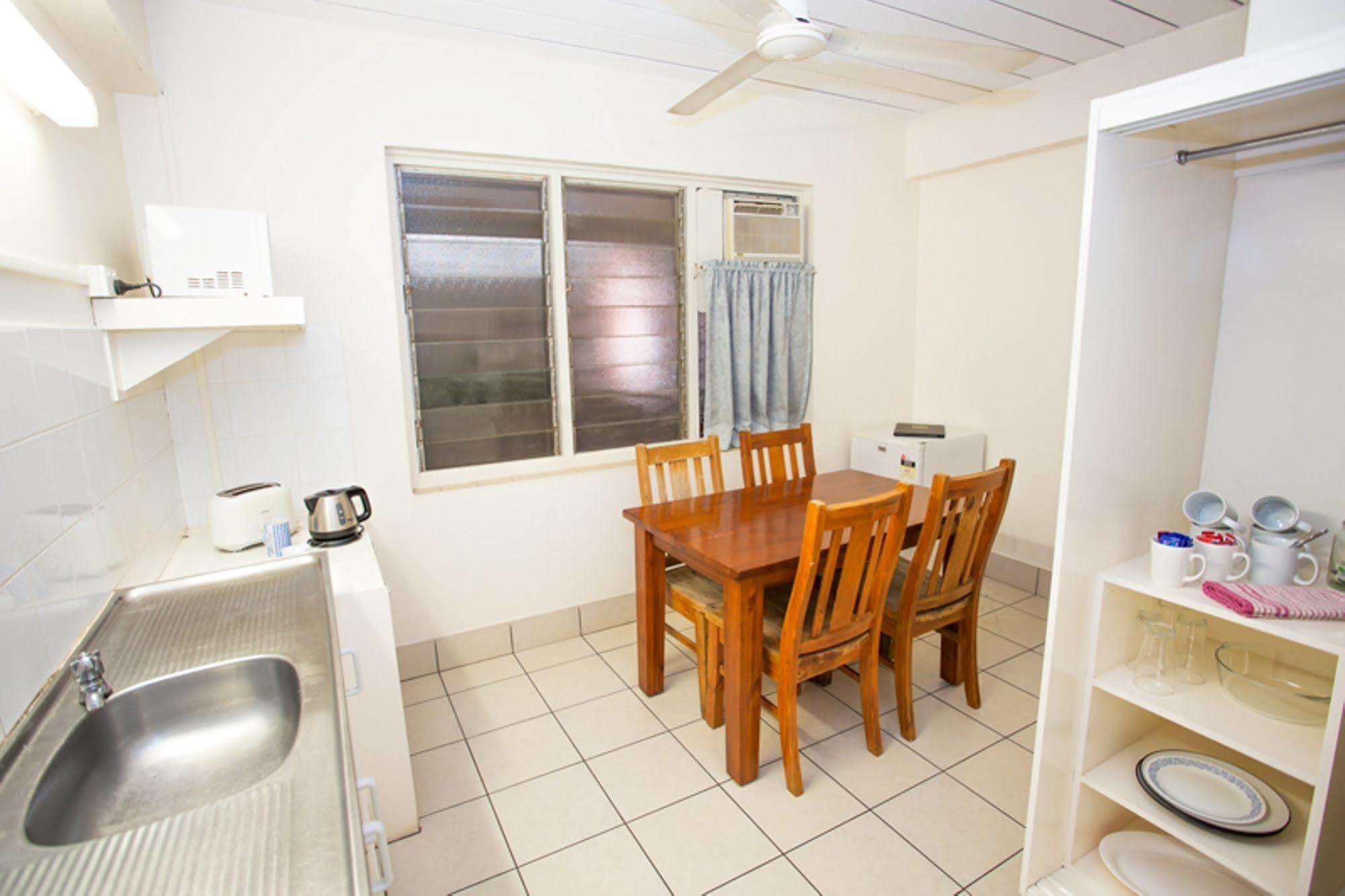 דארווין Hiway Inn Motel מראה חיצוני תמונה